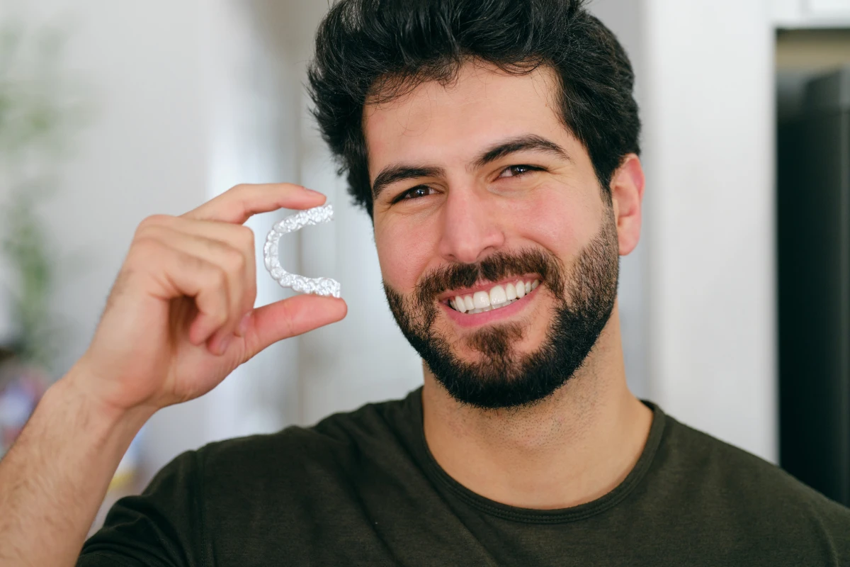 Sonrisa01-Ortodoncia_Invisible-Dental_Medica