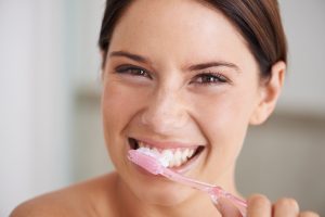 higiene de los implantes dentales
